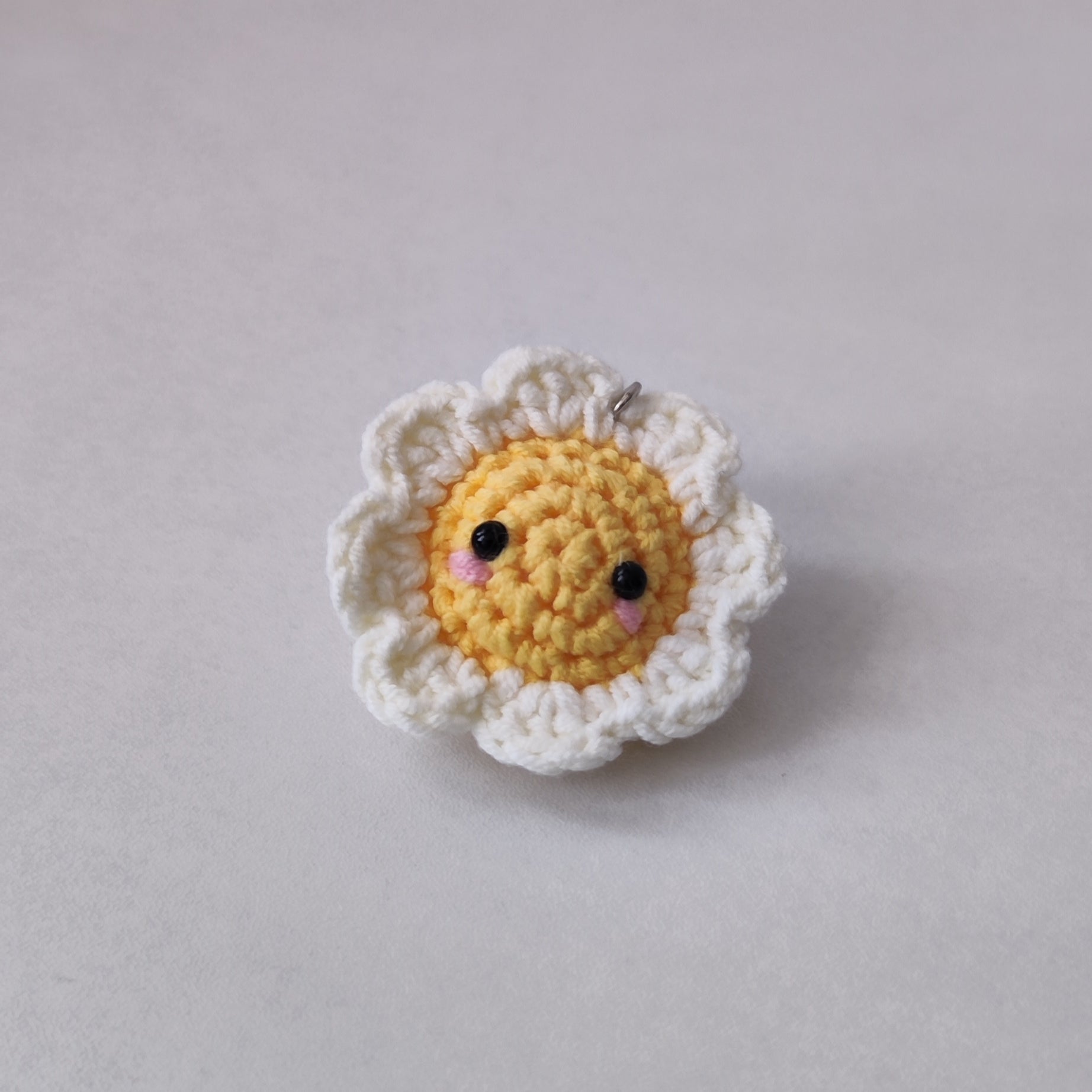 Daisy Flower Pendant Plushie Amigurumi
