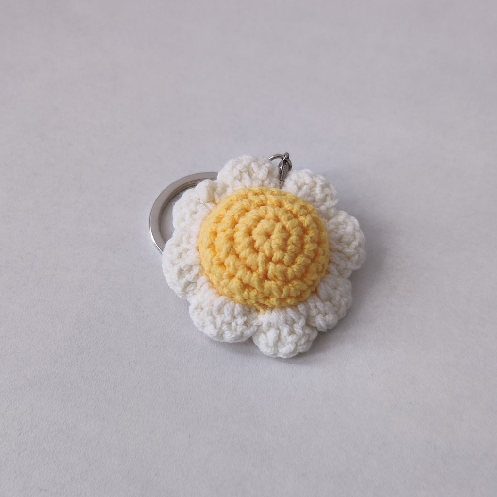 Daisy Flower Pendant Plushie Amigurumi