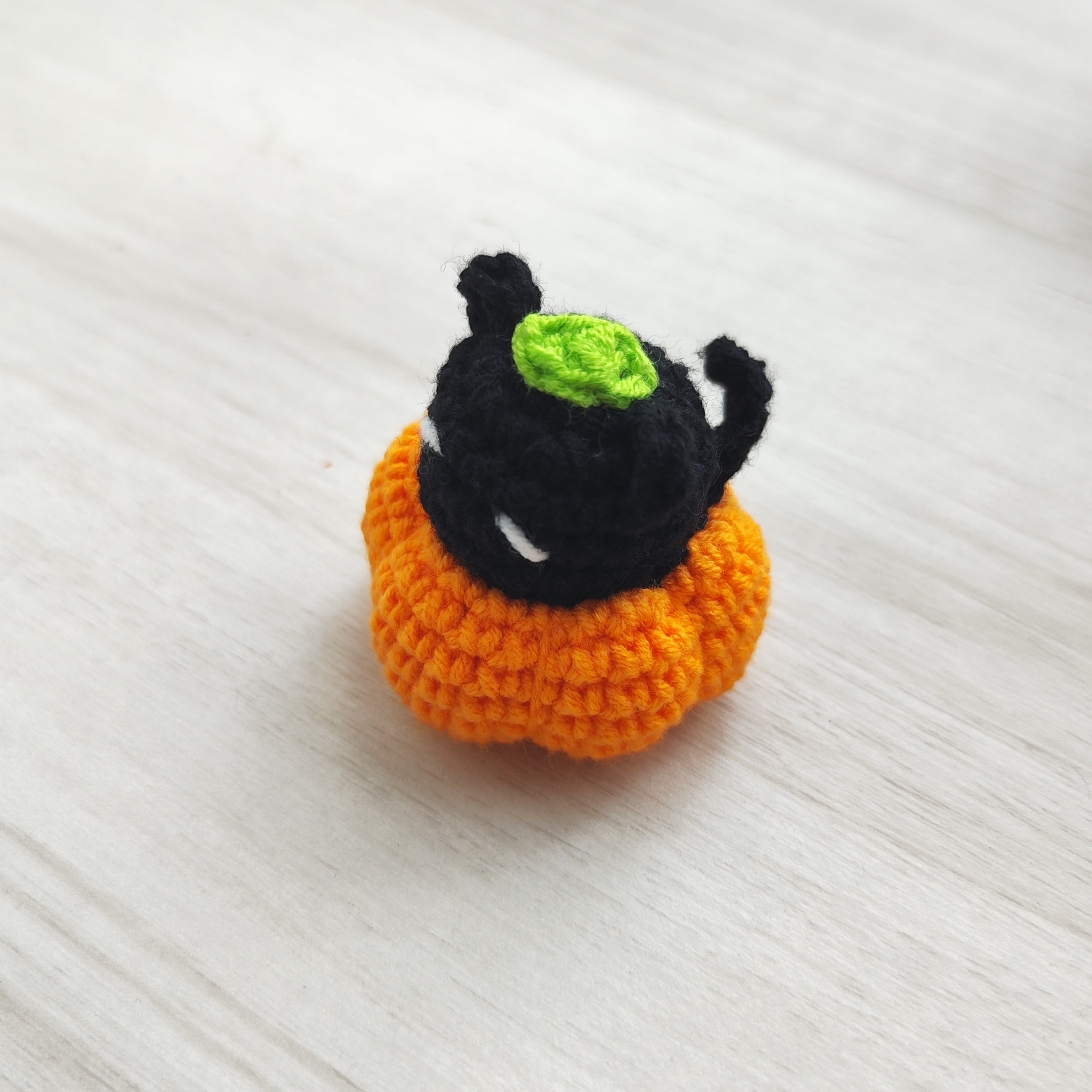 Black Cat Pumpkin Pendant Plushie Amigurumi