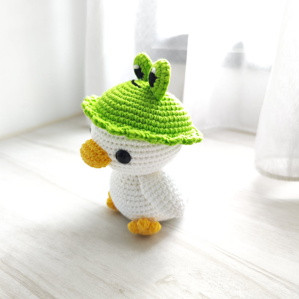 Duck With Hat Pendant Plushie Amigurumi